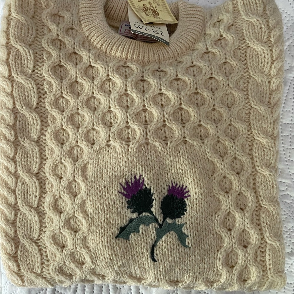 NWT Highland Home Industries Pure New Wool Thistle Sweater Size Large